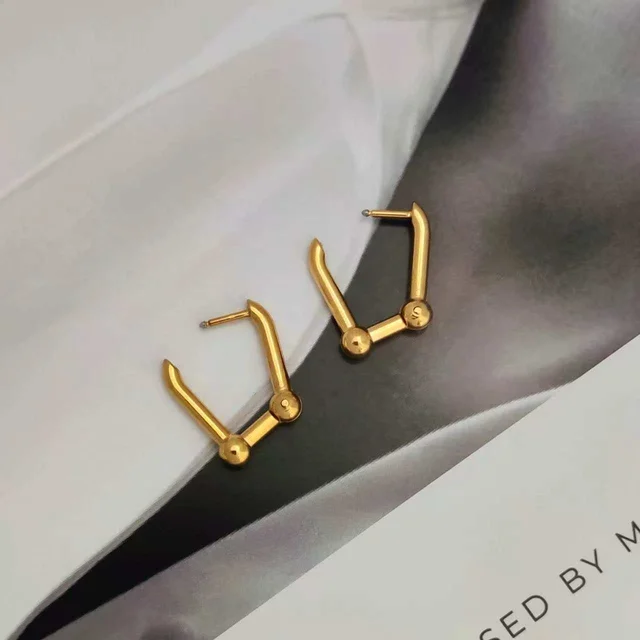 Meredith Hoops