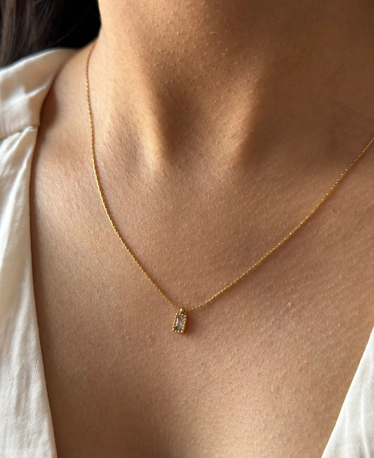 Minimal Venu Necklace