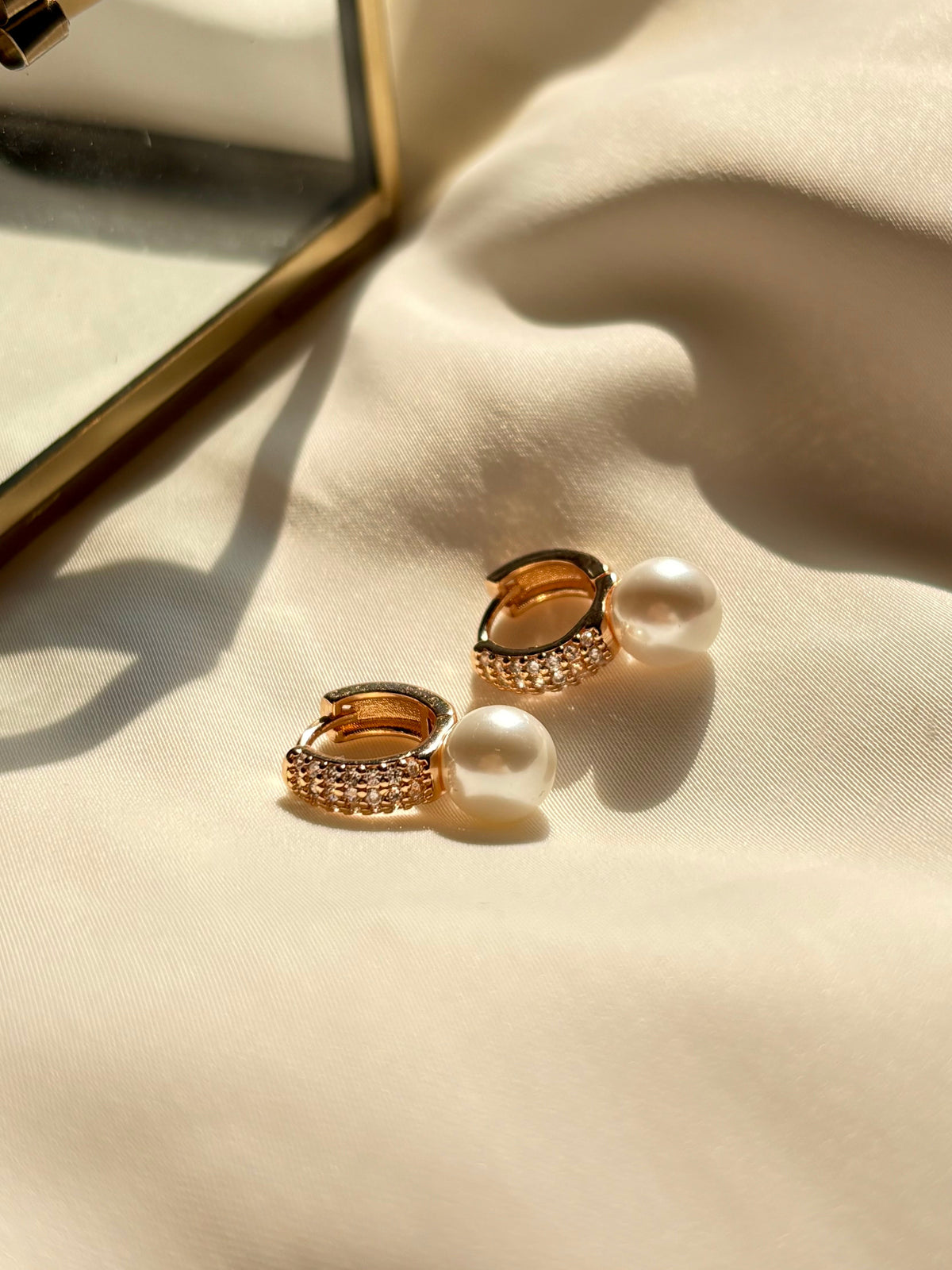 Mini Marta Pearl Earring