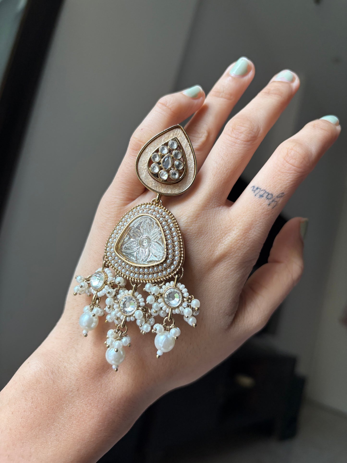 Noor Pearl Kundan Chandbali