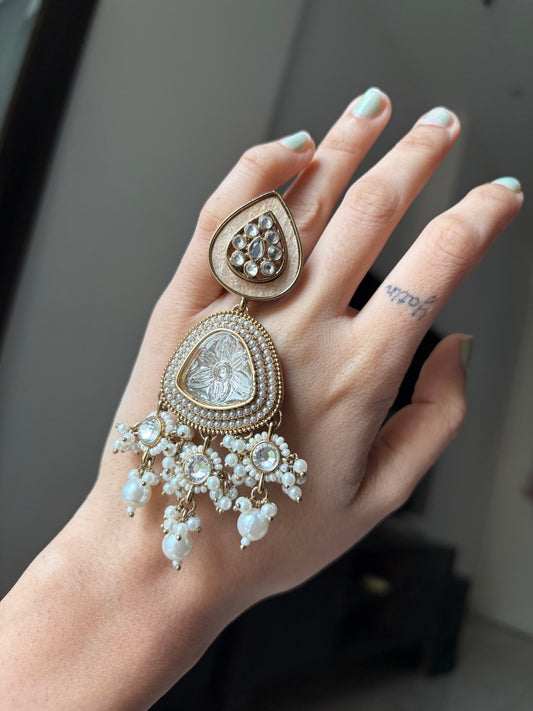 Noor Pearl Kundan Chandbali