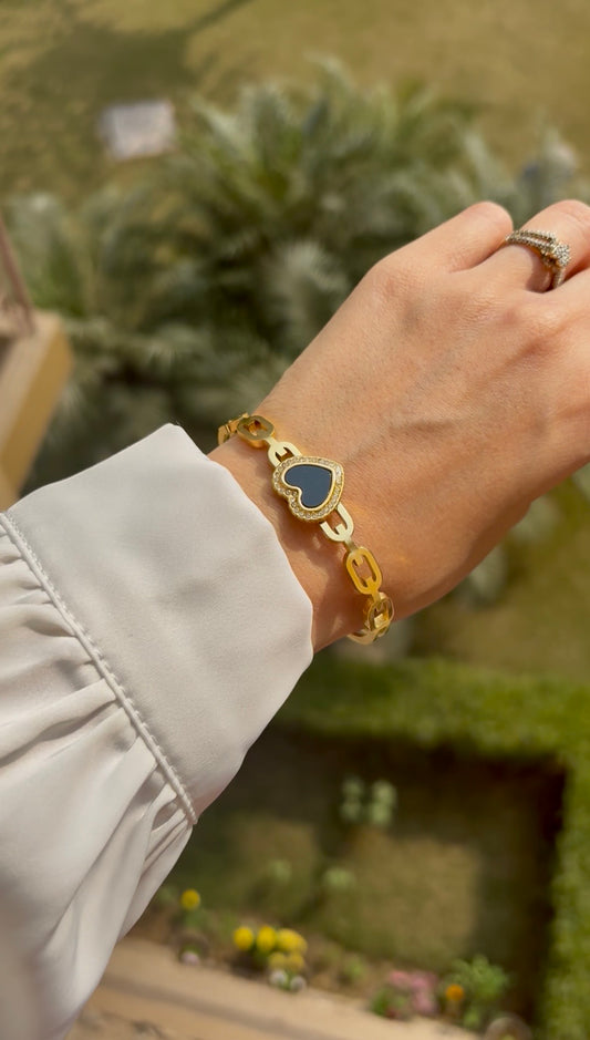 Aema Heart Bangle