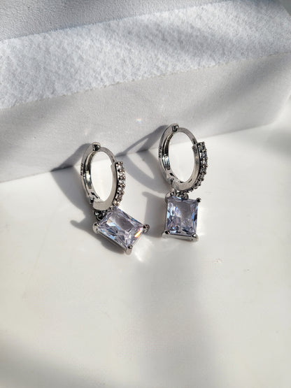 Silvertie Earring