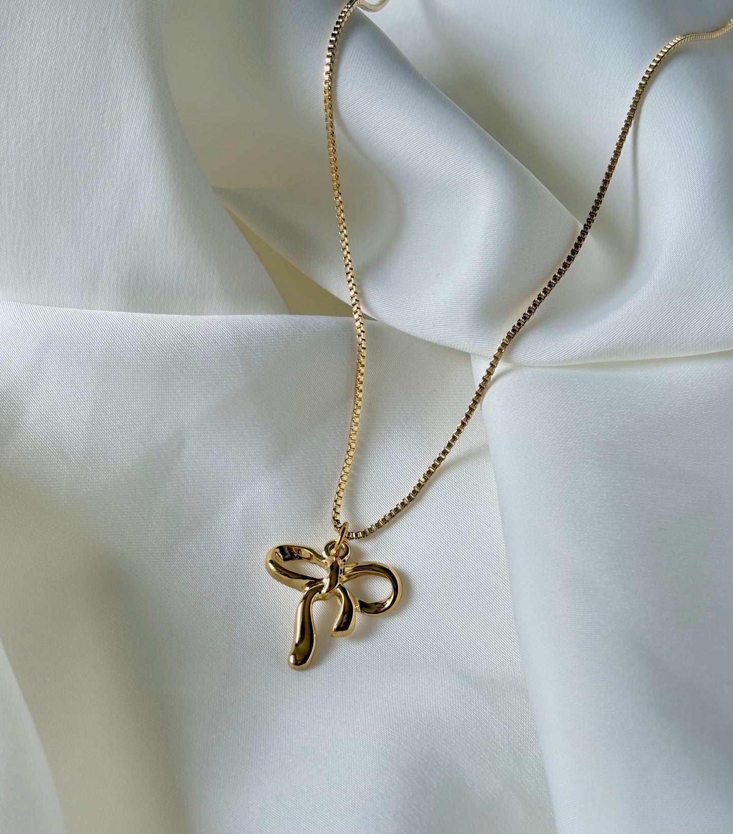 Ribbon Muse