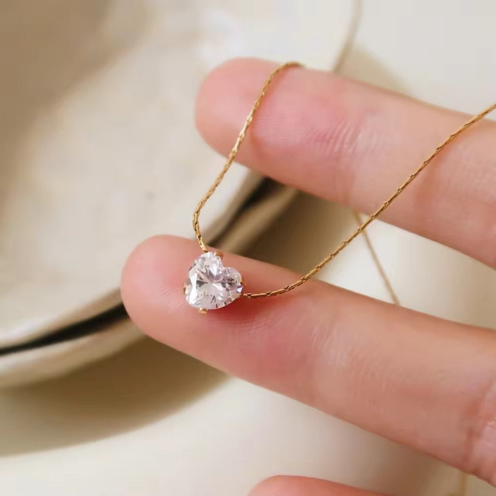 Heart Minimal Solitaire Necklace