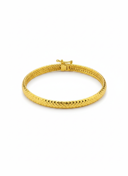Manon Bangle