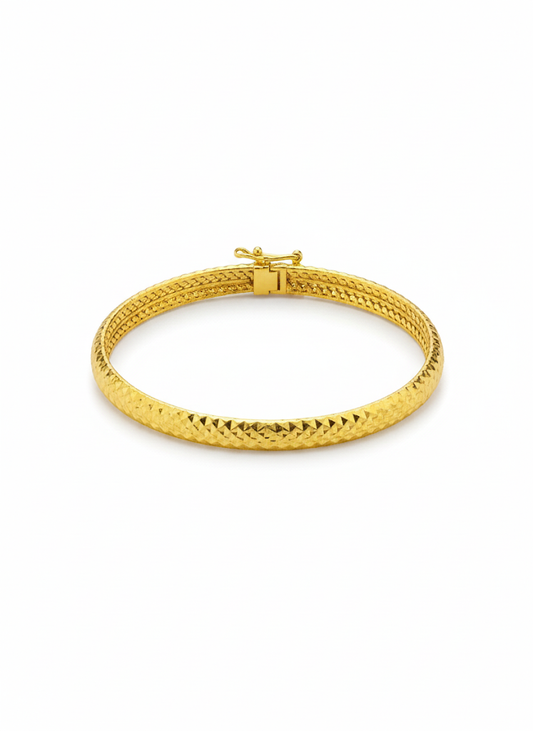 Manon Bangle