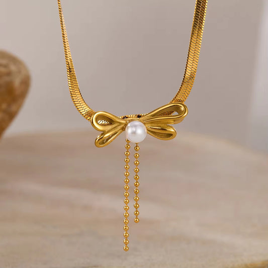 Bow Pearl Necklace