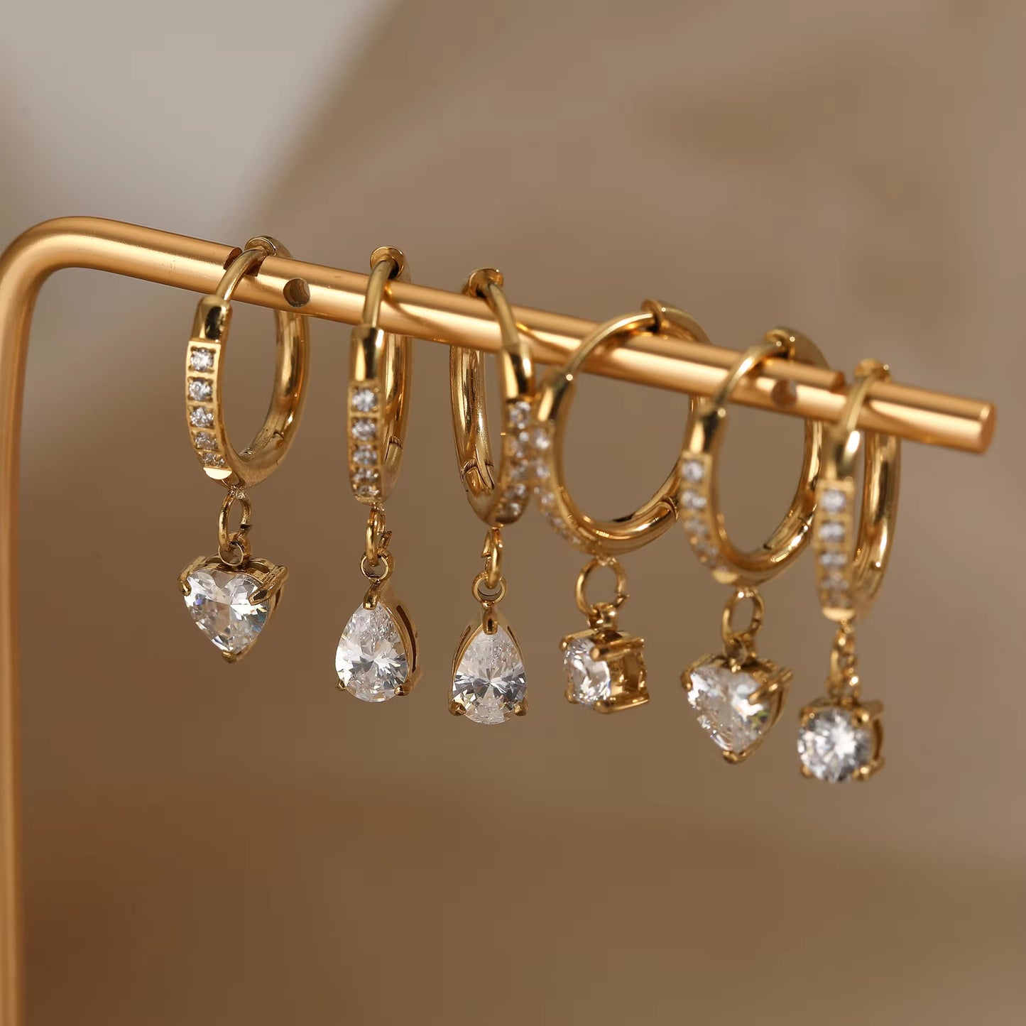 Eda Oval Earrings