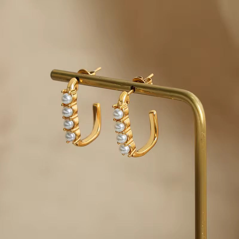 Paloma Pearl Earrings
