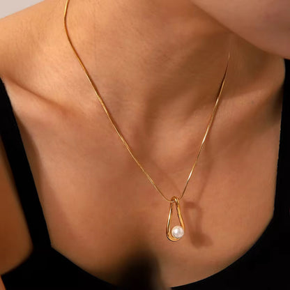 Saga Pearl Necklace