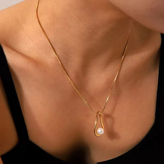 Saga Pearl Necklace