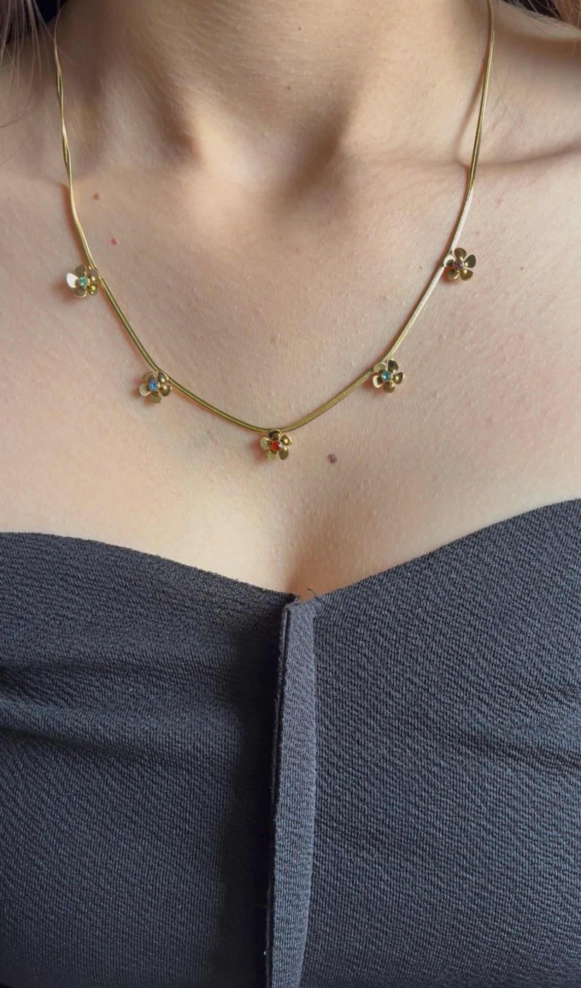 Kian Flower Necklace