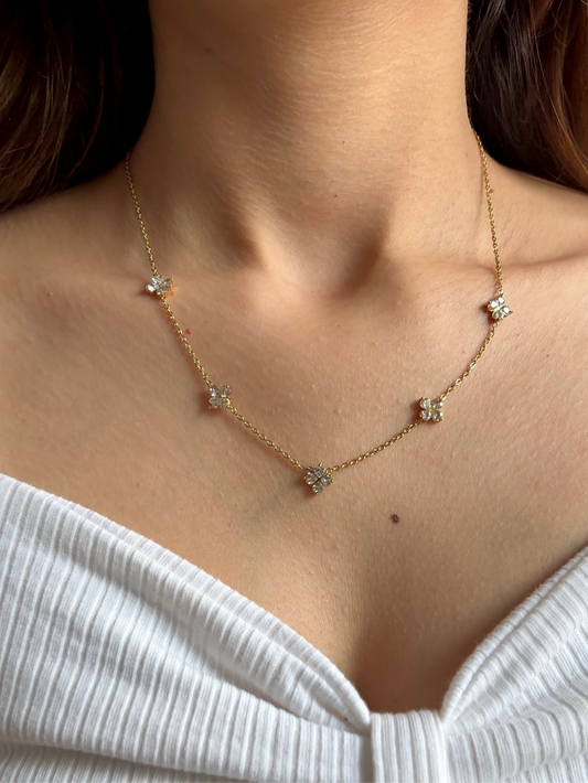 Minimal Flower Necklace