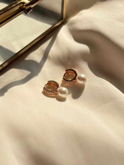 Mini Marta Pearl Earring