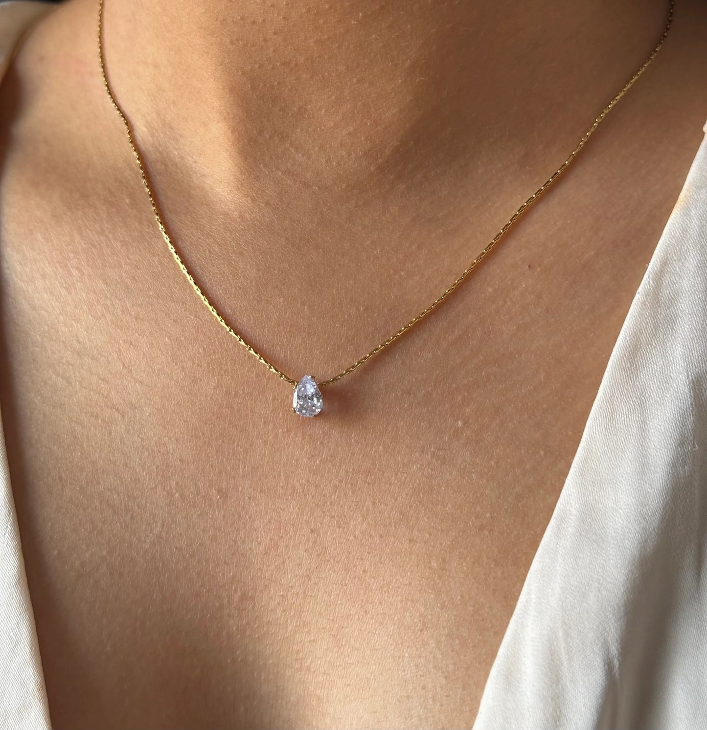 Oval Minimal Stone Necklace