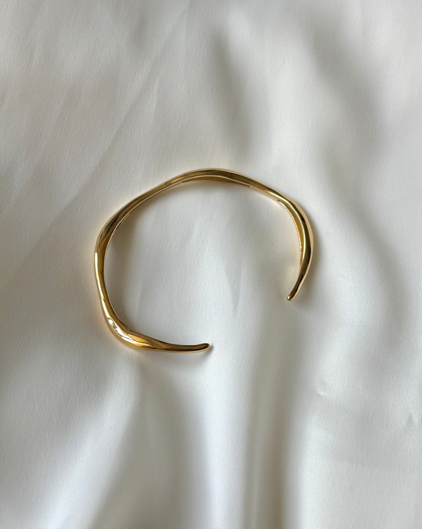 Leher Cuff