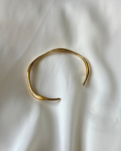 Leher Cuff