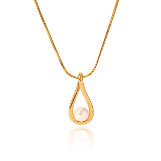 Saga Pearl Necklace