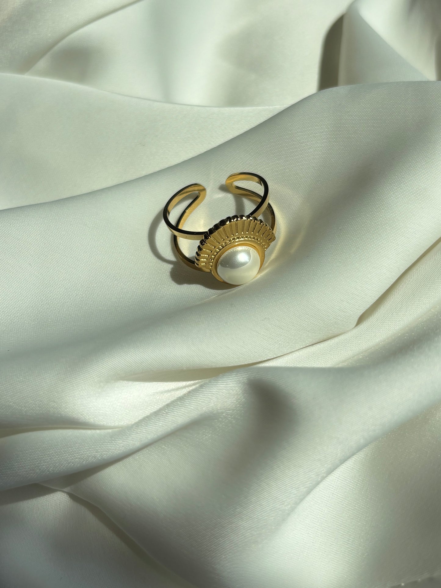 Inis Pearl Ring