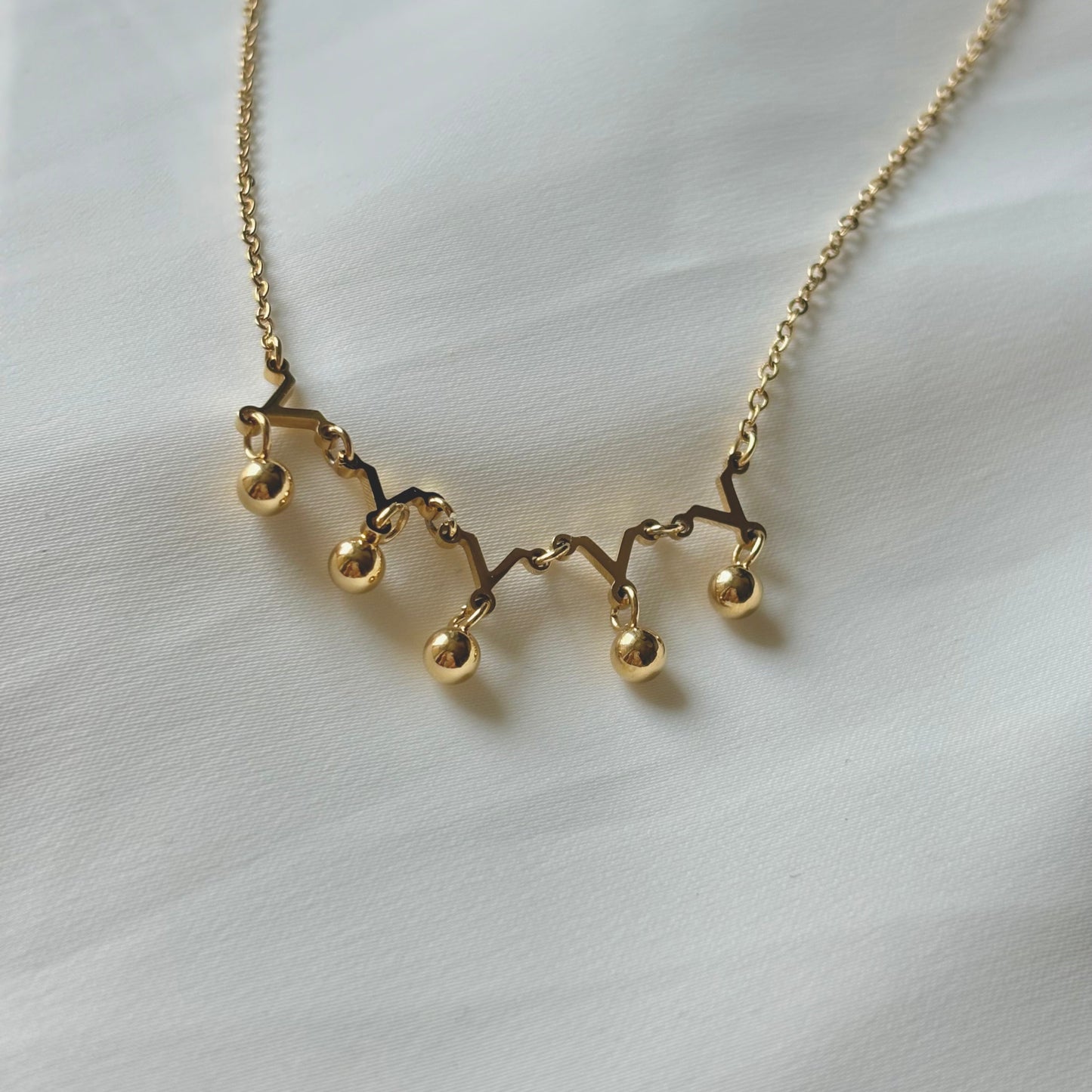 Zigzag Gleam Necklace