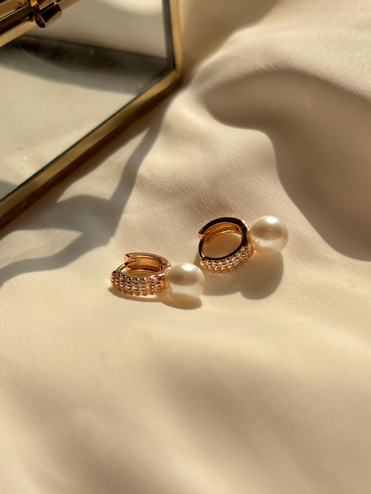 Mini Marta Pearl Earring