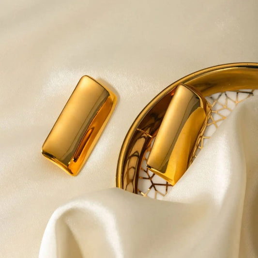 Alicent Stud Earrings
