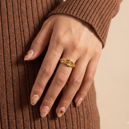 Maxine Ring