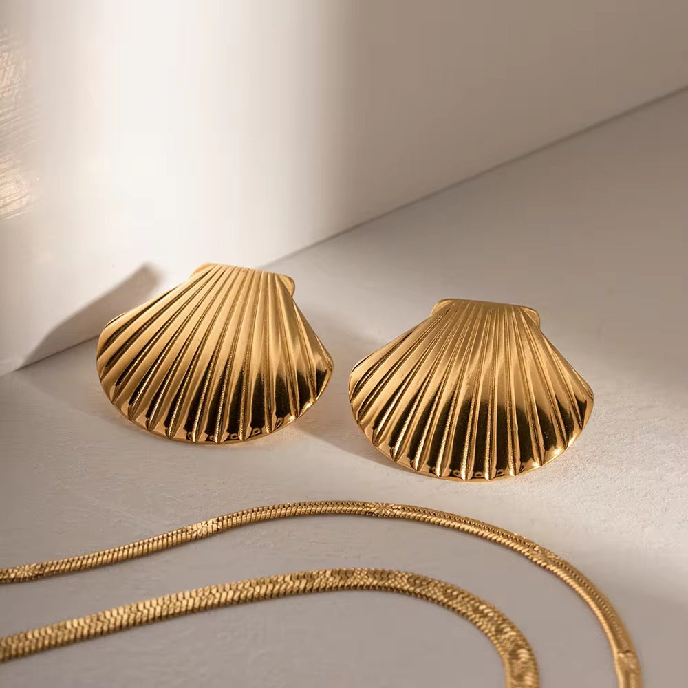 Shell Stud Earrings