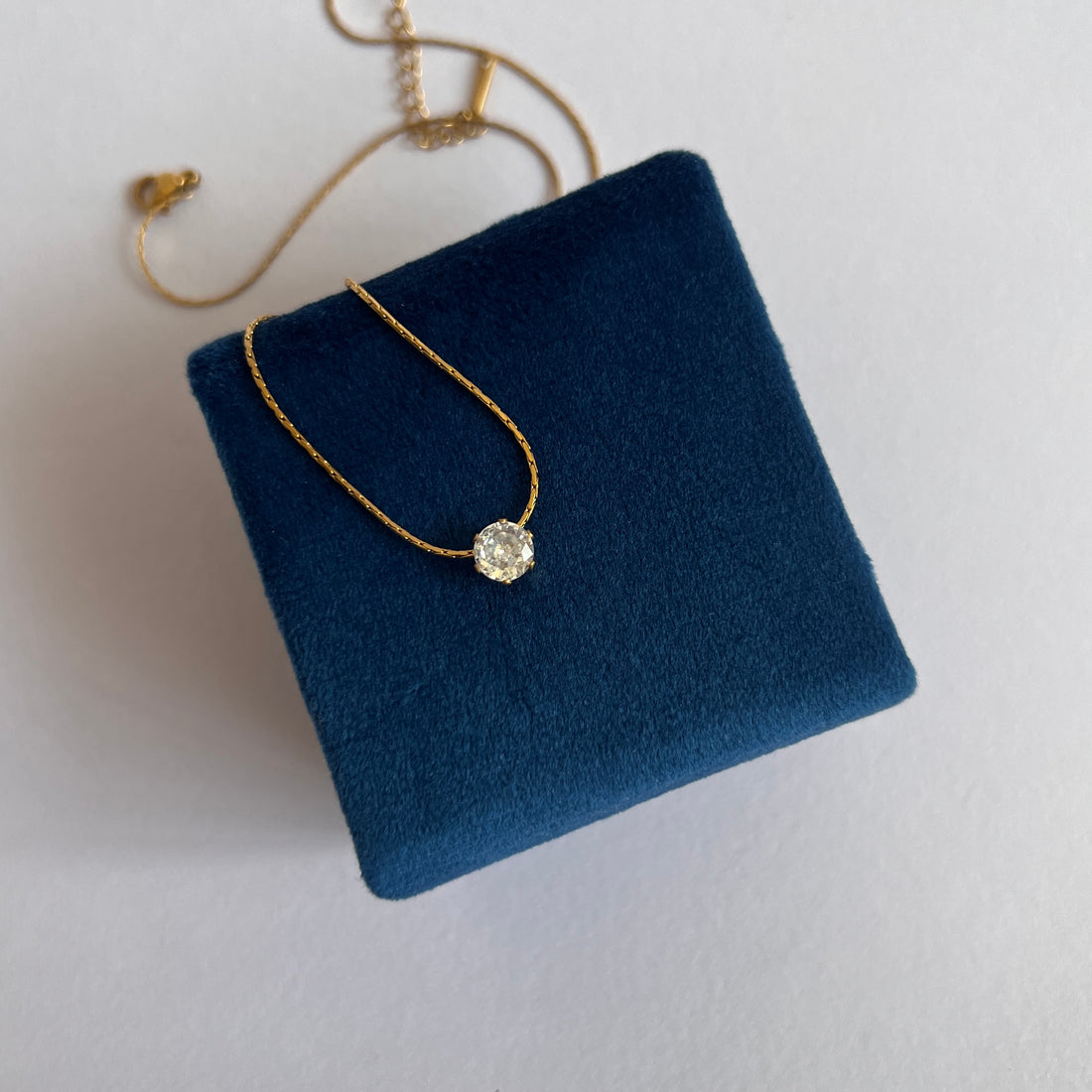 Minimal Stone Necklace